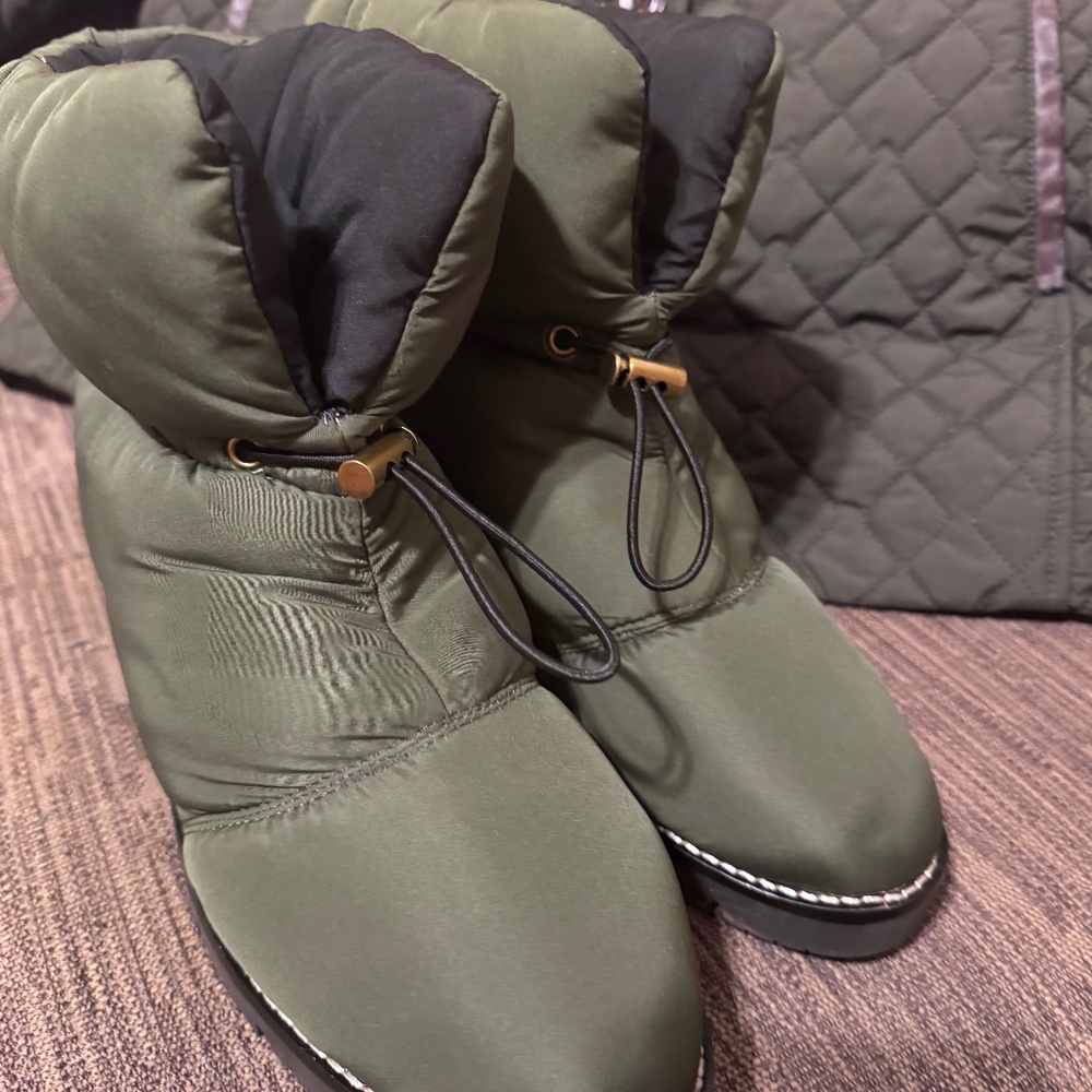 JCrew Elsa puffer boot with Primaloft Size 8